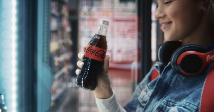 Coca-Cola představila letní kampaň s kapelou Mirai